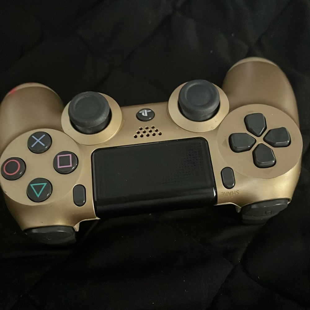 PS4 controller